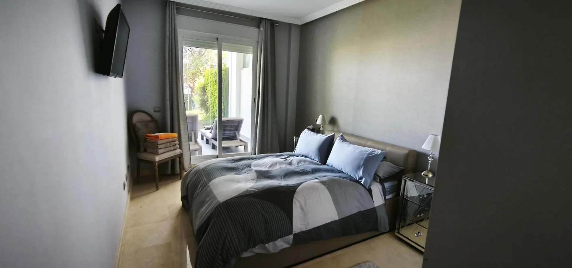 アパート 2 Bedroom Apartment, La Mairena, Near Marbella Ojén